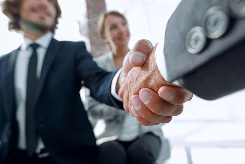 Illustration Embaucher son premier salarié : toutes les démarches expliquées